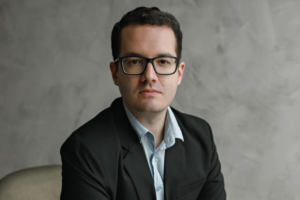 Felipe Mattiello Sobre - Superar Traição